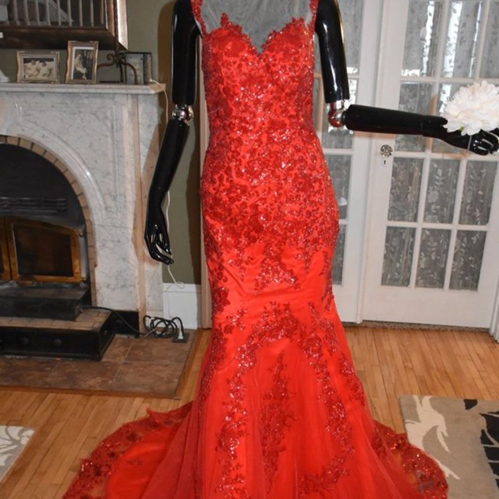 New Beautiful Red Dress Size 4. Never worn.